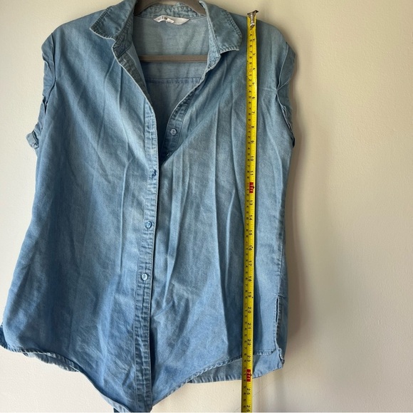 Cleo Light Blue Button Front Top XS | Casual Coastal Cowgirl Chambray Capsule - Picture 6 of 11